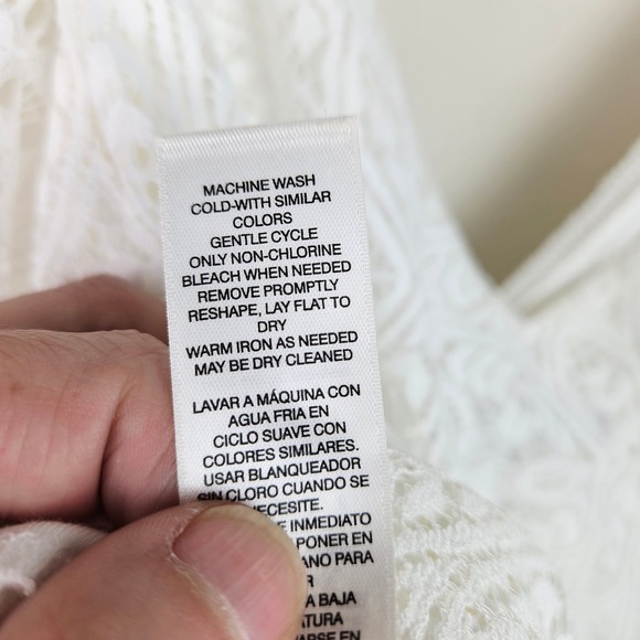 White House Black Market White Lace Ruffle Cold Shoulder‎ Top Size M - Picture 9 of 12